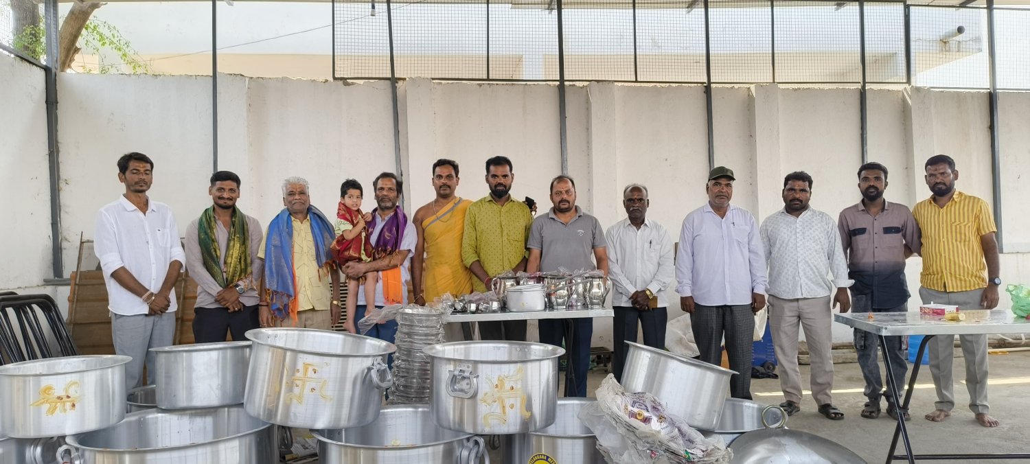 హనుమాన్ దేవాలయానికి వంట పాత్రలు విరాళం