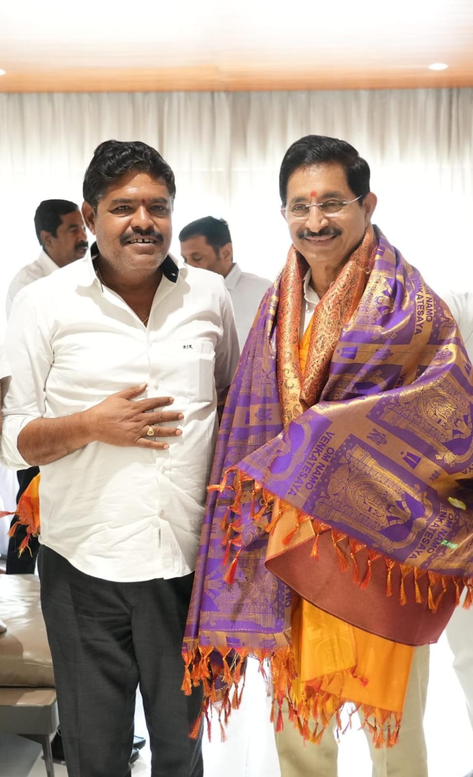 రాజ్యసభ సభ్యులు  వేం నరేందర్ రెడ్డిని కలిసిన బిఎస్సార్