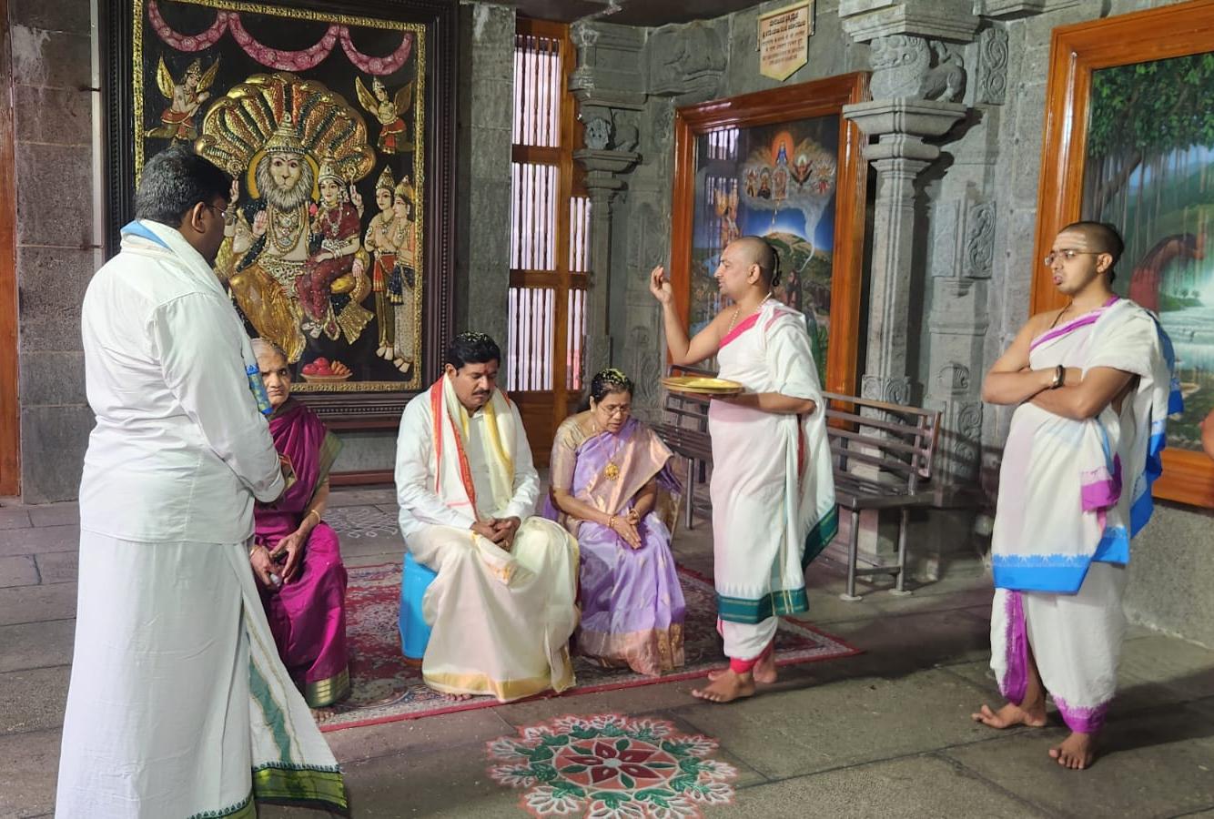 లక్ష్మీనరసింహస్వామి వారిని దర్శించుకున్న ఎమ్మెల్యే