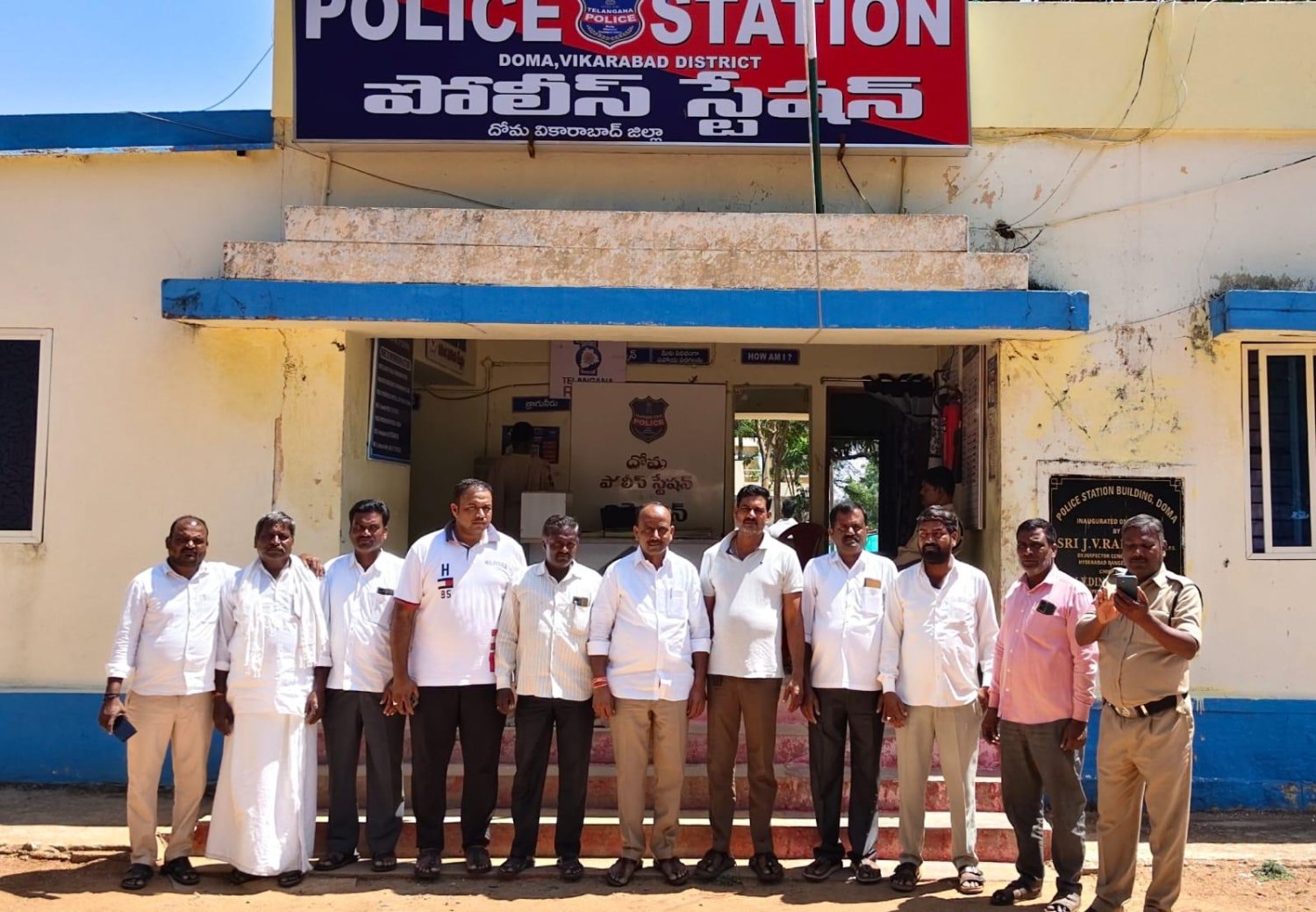 ప్రశ్నిస్తే అక్రమ అరెస్టులా...ఇదేనా ప్రజాపాలన...     ప్రతిపక్షాలను అణిచివేయాలని చూడటం అప్రజాస్వామికం