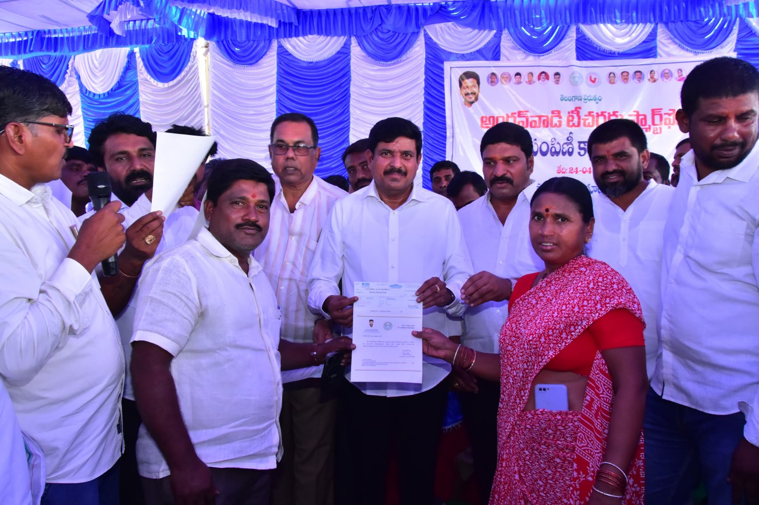 సీఎం సహాయ నిధి.. పేదల పెన్నిధి... ఎమ్మెల్యే మనోహర్ రెడ్డి