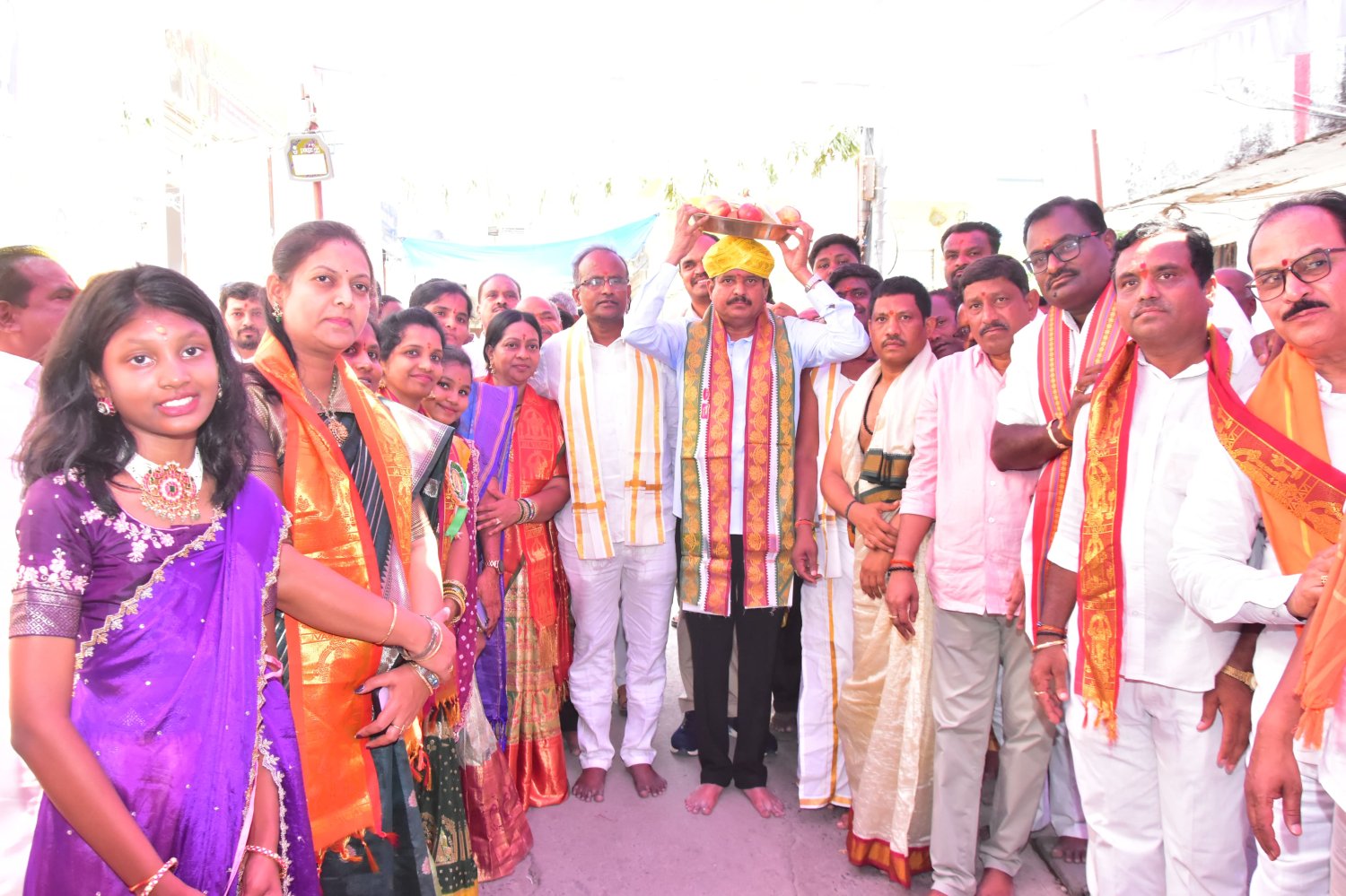 నగరేశ్వర దేవాలయ అభివృద్ధికి కృషి.... ఎమ్మెల్యే మనోహర్ రెడ్డి