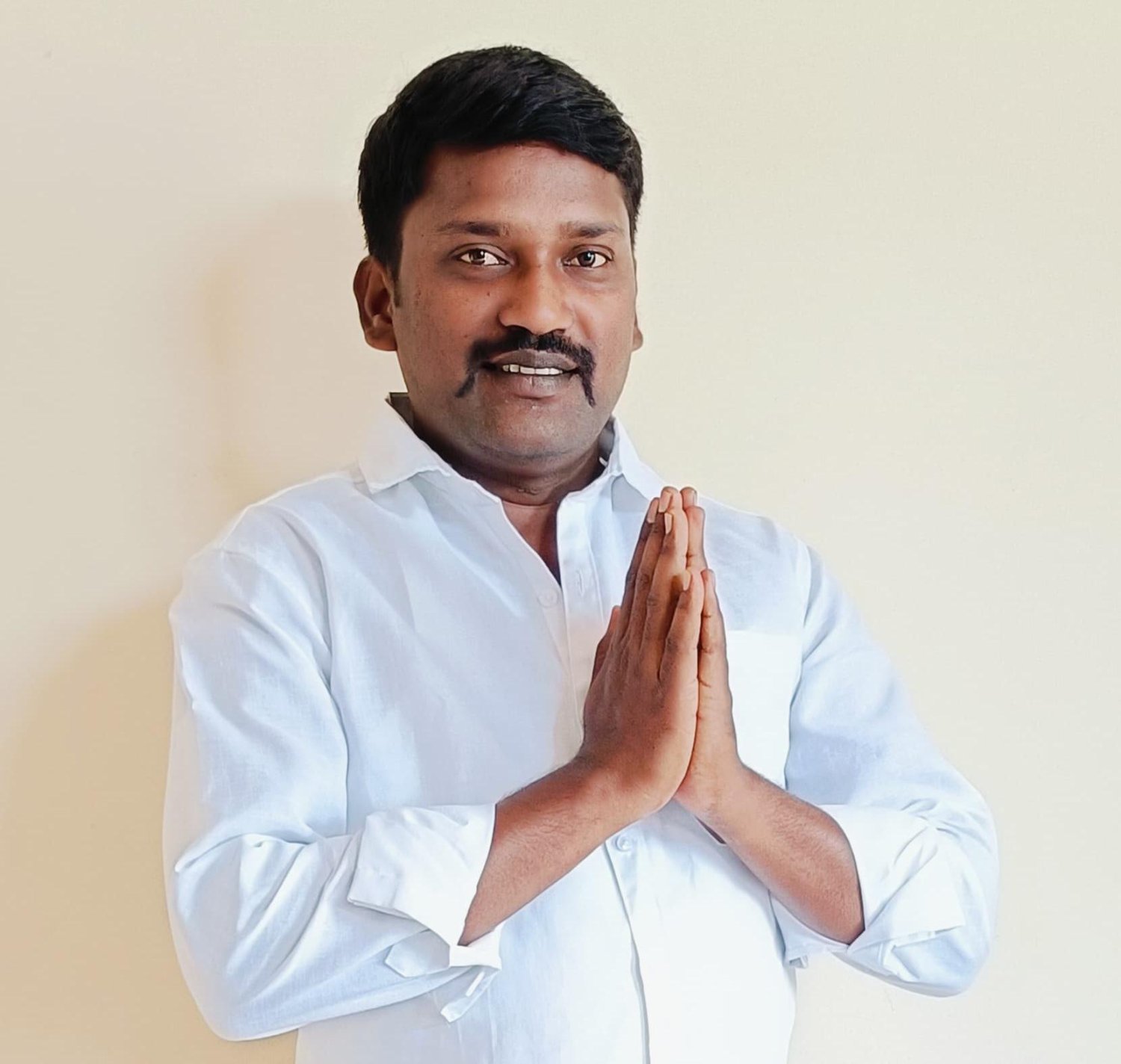 ప్రభుత్వాలు ఉచితాలు మాని ఉపాధి అవకాశాలు కల్పించాలి.....నాగవర్ధన్ కాంగ్రెస్ నాయకులు