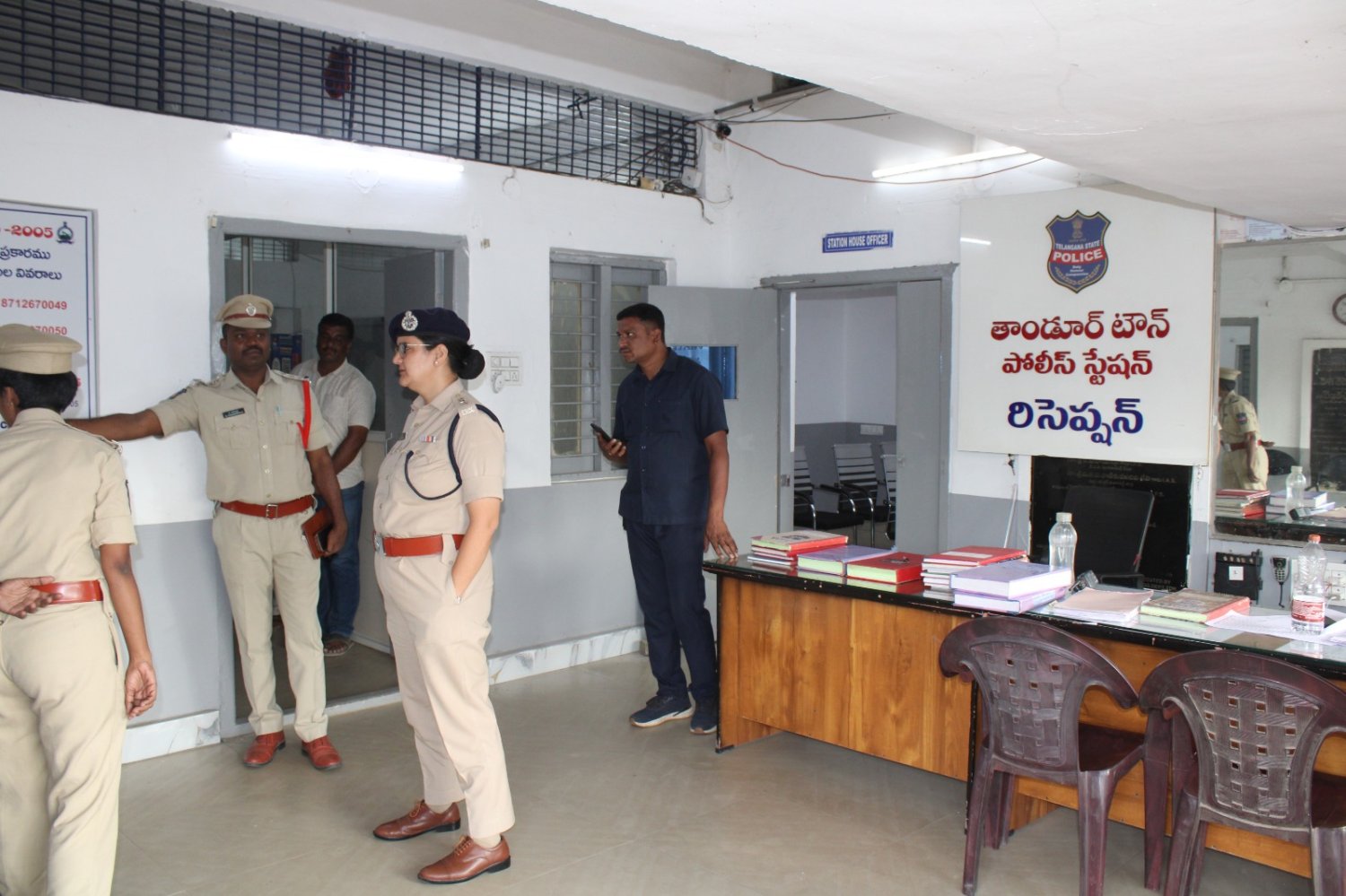 తాండూరు పోలీస్ స్టేషన్‌ను ఆకస్మికంగా తనిఖీ చేసిన జిల్లా ఎస్పీ  స్నేహ మెహ్రా