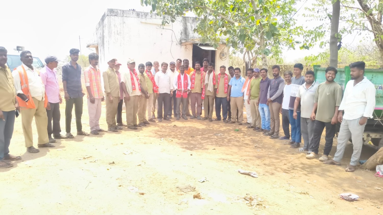 మున్సిపల్ లో చెత్త సేకరణ ప్రైవేటీకరణ తగదు