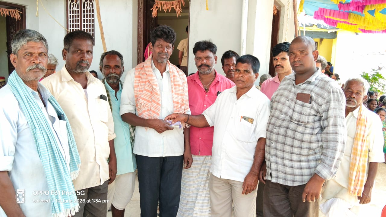 అంత్యక్రియలకు ఆర్థిక సహాయం అందజేసిన  బిఆర్ఎస్ పార్టీ యువనాయకుడు వెంకట్