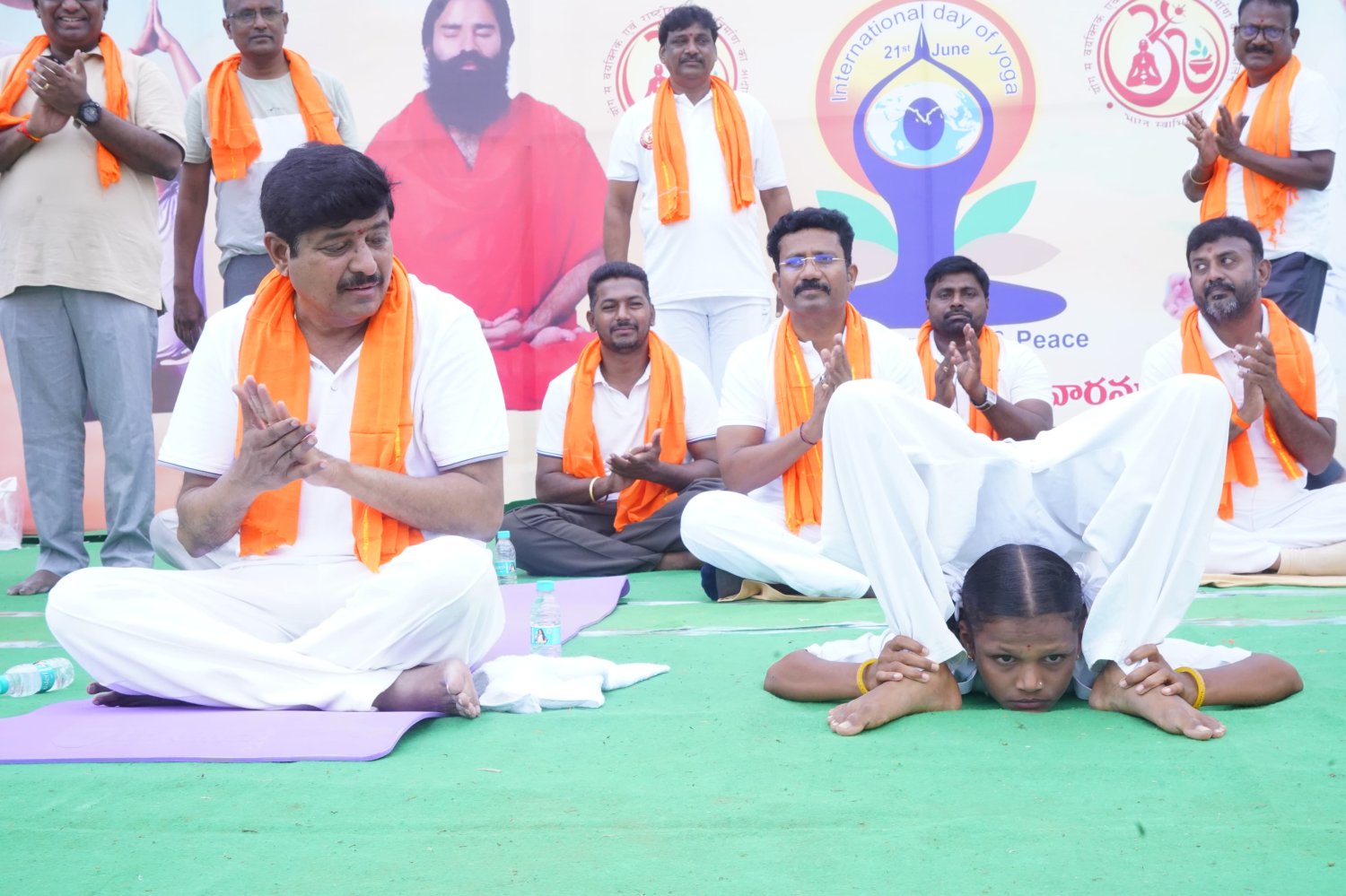 మానసిక ప్రశాంతతకు యోగా దోహదం  