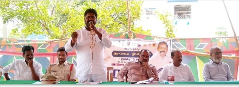 ప్రజా సమస్యల పరిష్కారమే ప్రజా పాలన ప్రగతి ప్రణాళిక ప్రధాన లక్ష్యం:- ఏఎంసి చైర్మన్ బిఎస్ ఆంజనేయులు
