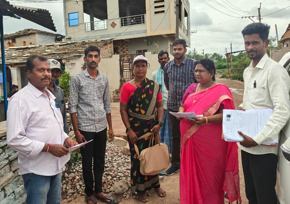 ఎస్ఐఆర్ కార్యక్రమంలో ఎమ్మార్వో