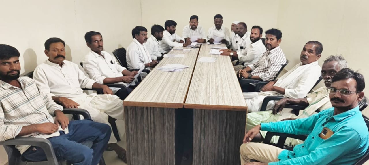 ఎన్యుమరేషన్ ఫారాలను నింపే సమయంలో అప్రమత్తంగా ఉండాలి  :-     కుల్కచర్ల మండల కాంగ్రెస్ పార్టీ అధ్యక్షుడు గోపాల్ నాయక్