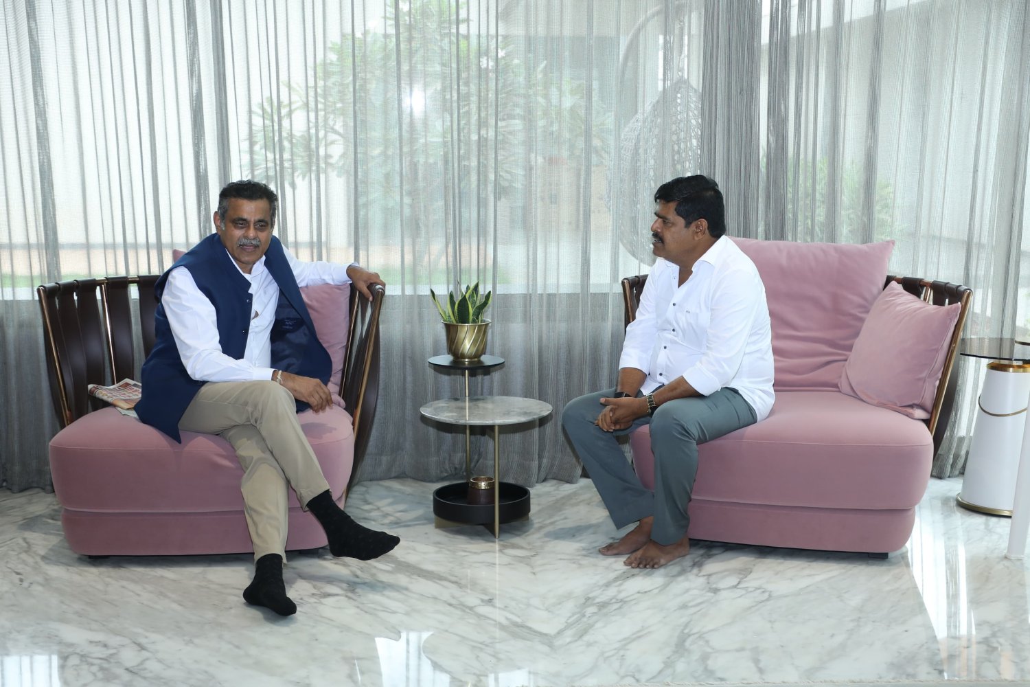 బిఎస్ఆర్ ను కలిసిన ఎంపీ కొండా విశ్వేశ్వర్ రెడ్డి