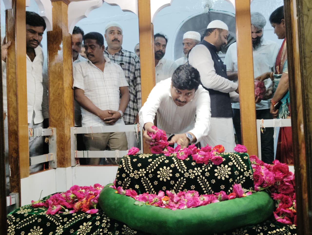 మత సామరస్యానికి  ప్రతీక ముర్షద్ దర్గా ఉత్సవాలు