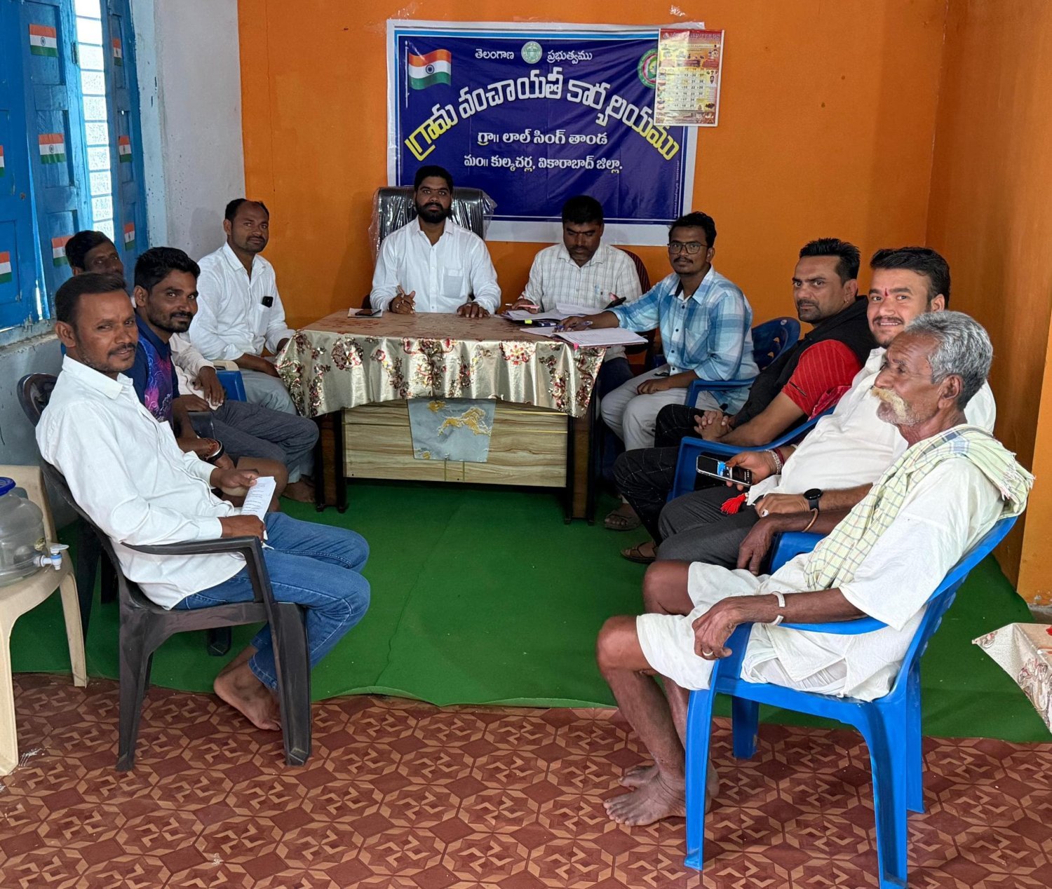 ఓటు హక్కును ప్రతి ఒక్కరూ సద్వినియోగం చేసుకోవాలి.:-    లాల్ సింగ్ తండా సర్పంచ్ రాథోడ్ శ్రీనివాస్ నాయక్. 