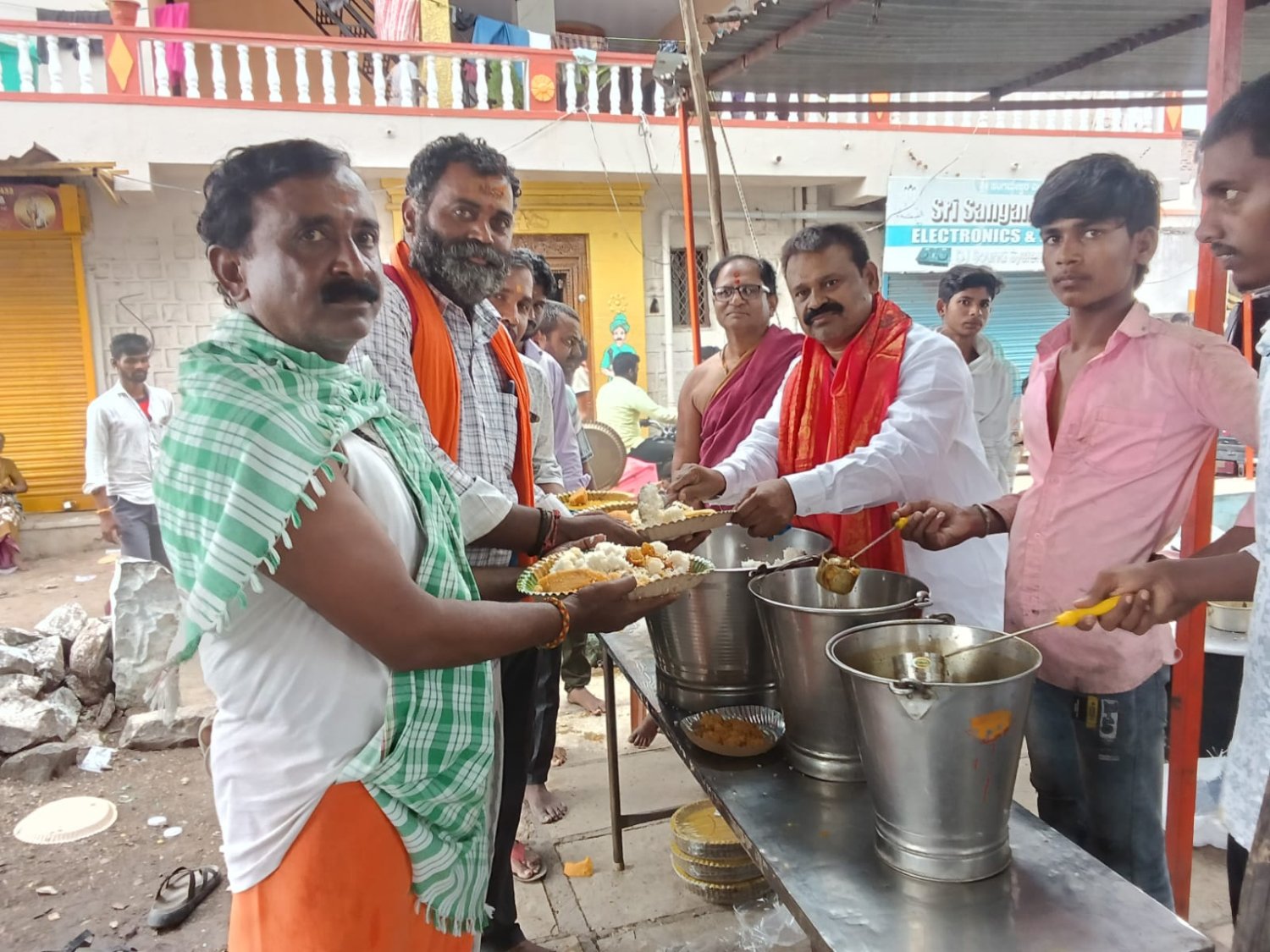 దత్తాత్రేయ స్వామి కరుణా కటాక్షాలతో సర్వం సుభిక్షంగా ఉండాలి.