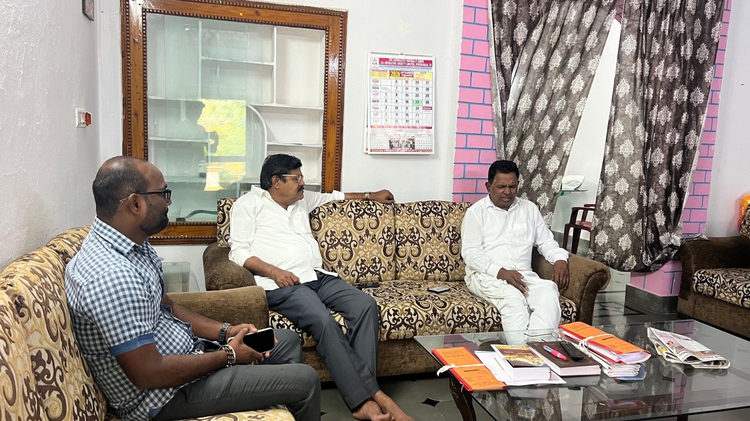 సీనియర్ అడ్వకేట్ నర్సింహరావును పరామర్శించిన బిఎస్ఆర్ 