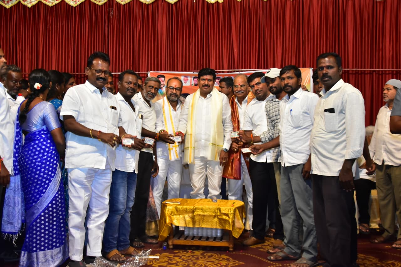 ప్రభుత్వ సంక్షేమ పథకాలను సద్వినియోగం చేసుకోవాలి