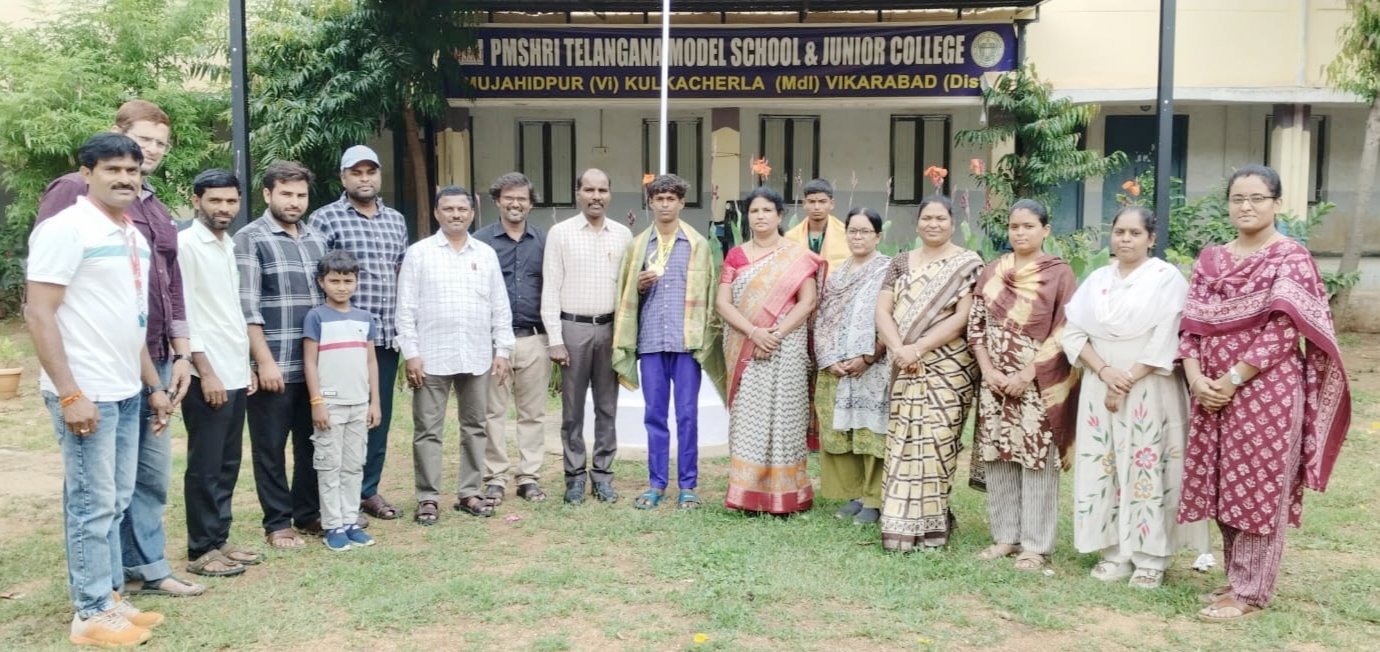 రాష్ట్రస్థాయికి ఎంపికైన ఆదర్శ పాఠశాల విద్యార్థి వార్వాల.అరుణ్ కుమార్ 