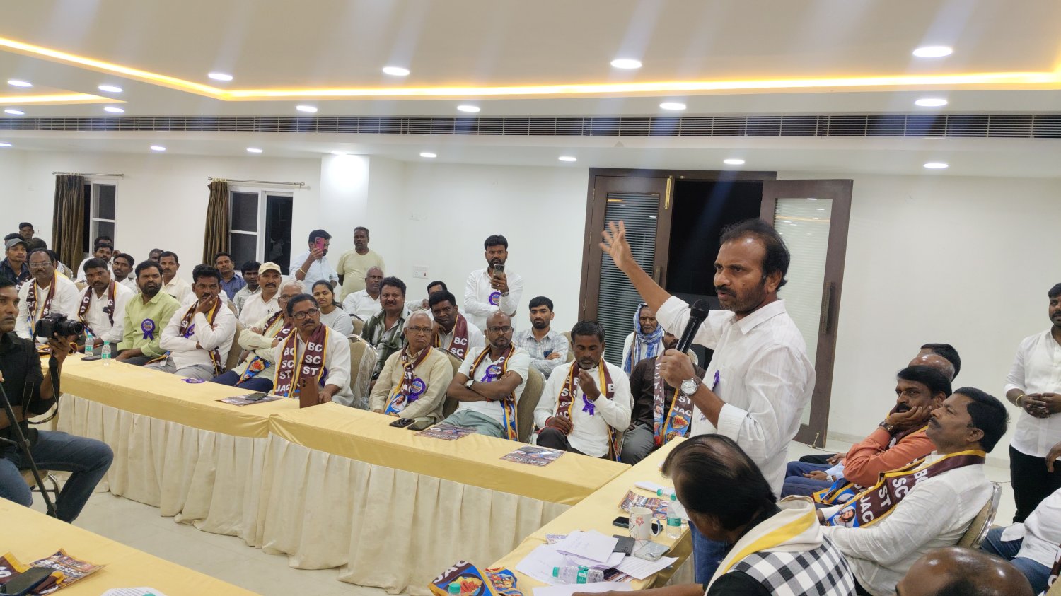 బీసీ,ఎస్సి,ఎస్టీలకు రాజ్యాధికారం రావాలి