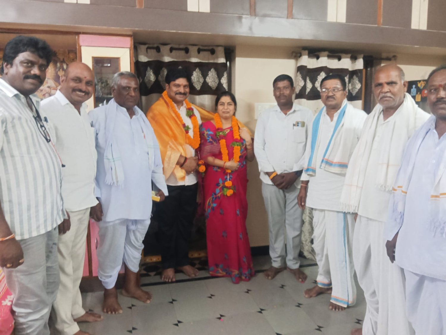 పీఏసీఎస్ చైర్మన్ కరుణ అజయ్ ప్రసాద్ కు ఘనంగా సన్మానం