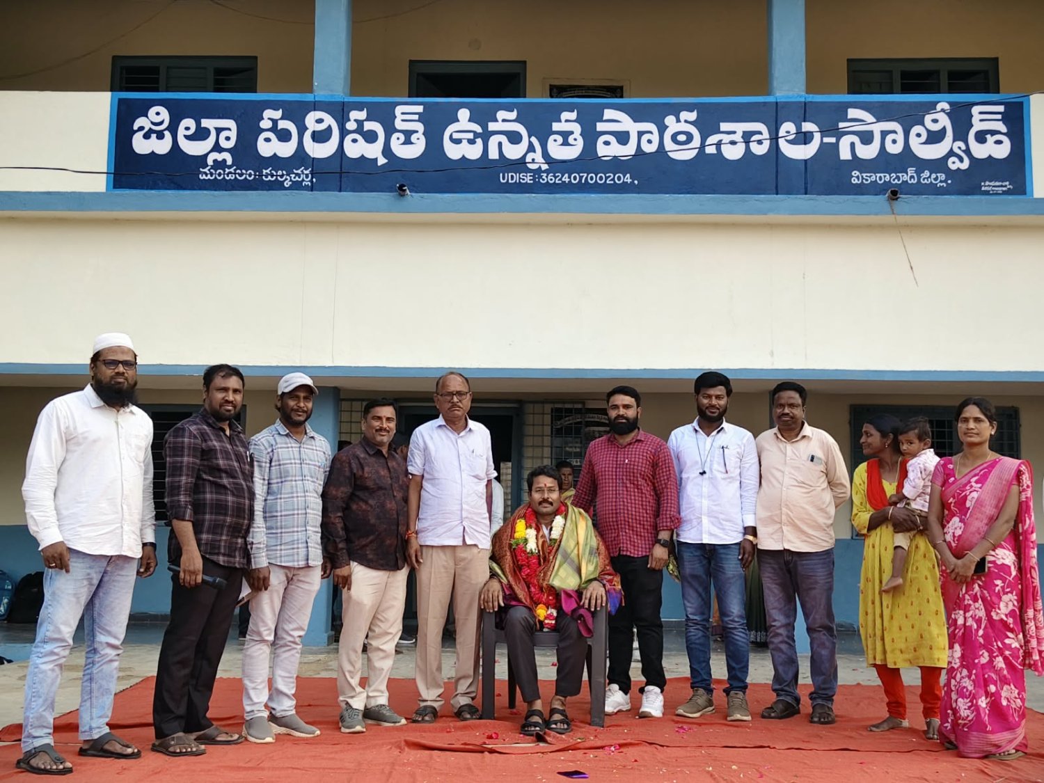 జిల్లా స్థాయి ఉత్తమ ఉపాధ్యాయుడు తులసినాయక్ కు ఘన సత్కారం .
