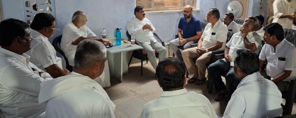 కాంగ్రెస్‌ పార్టీలో రాజకీయ మంతనాలు ఎమ్మెల్సీ,చీఫ్ విప్ పట్నం మహేందర్ రెడ్డి,మాజీ ఎమ్మెల్యే నారాయణ రావుతో భేటీ