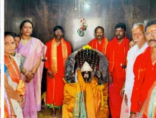 కుల్కచర్లలో అమ్మవార్లను దర్శించుకున్న పరిగి ఎమ్మెల్యే సతీమణి టి.ఉమా రామ్మోహన్ రెడ్డి 